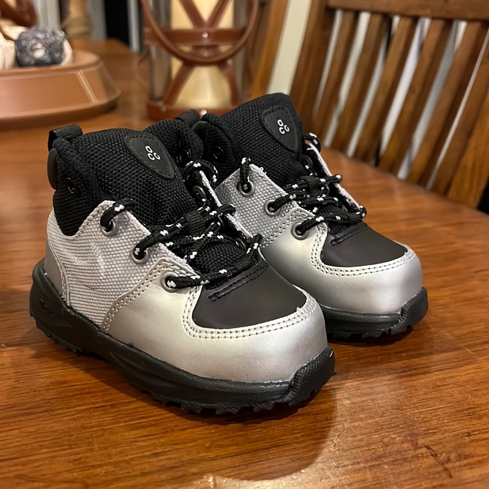 Nike Manoa LTH TD Boots silver black Toddlers Boys Girls 472650 020 Size 5C sz 5